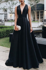 A-Line Black V-Neck Sleeveless A-Line Halt Charming Stain Prom Dresses with Bow