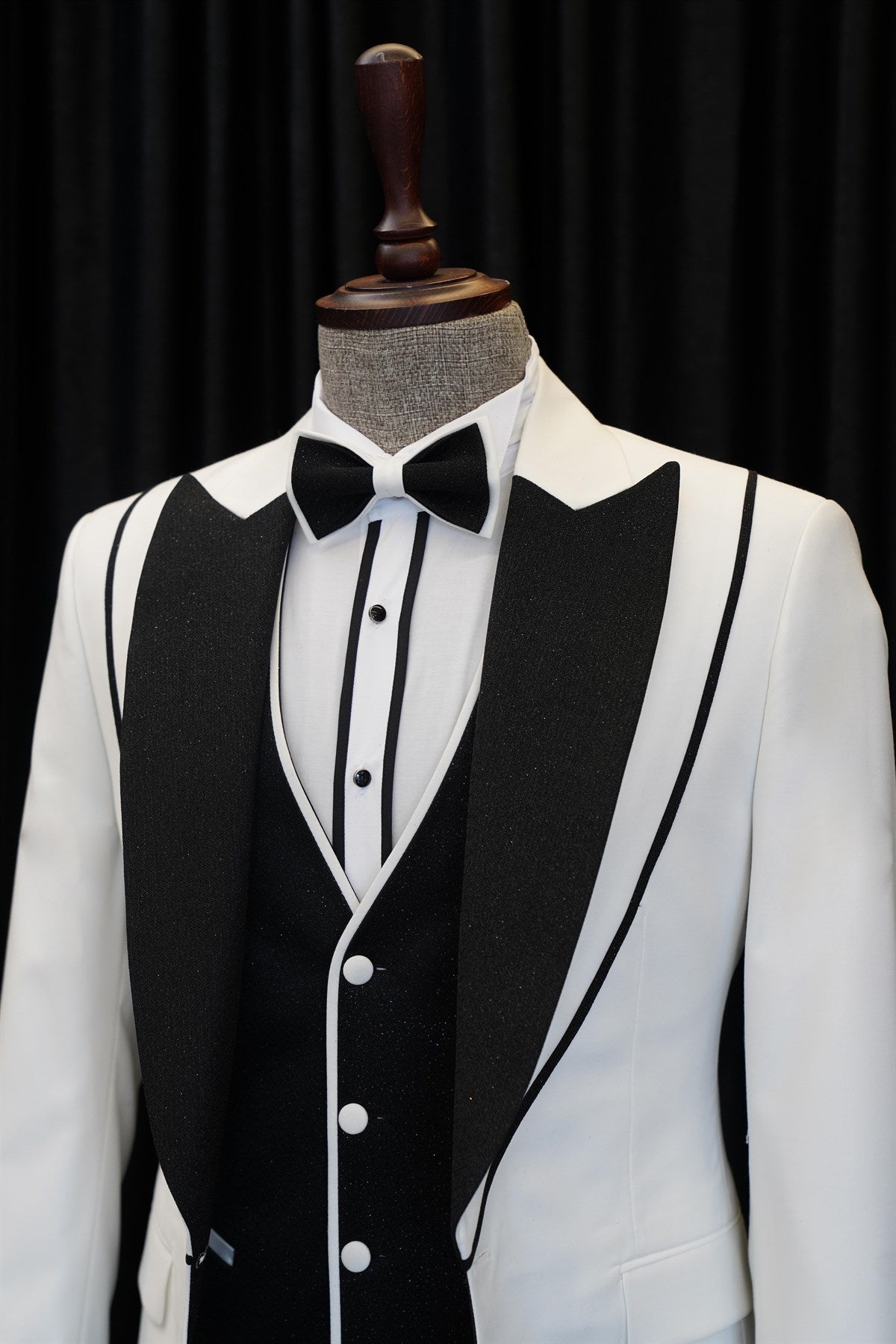 Abel Elegant White and Black Peaked Lapel Three-Piece Wedding Suit