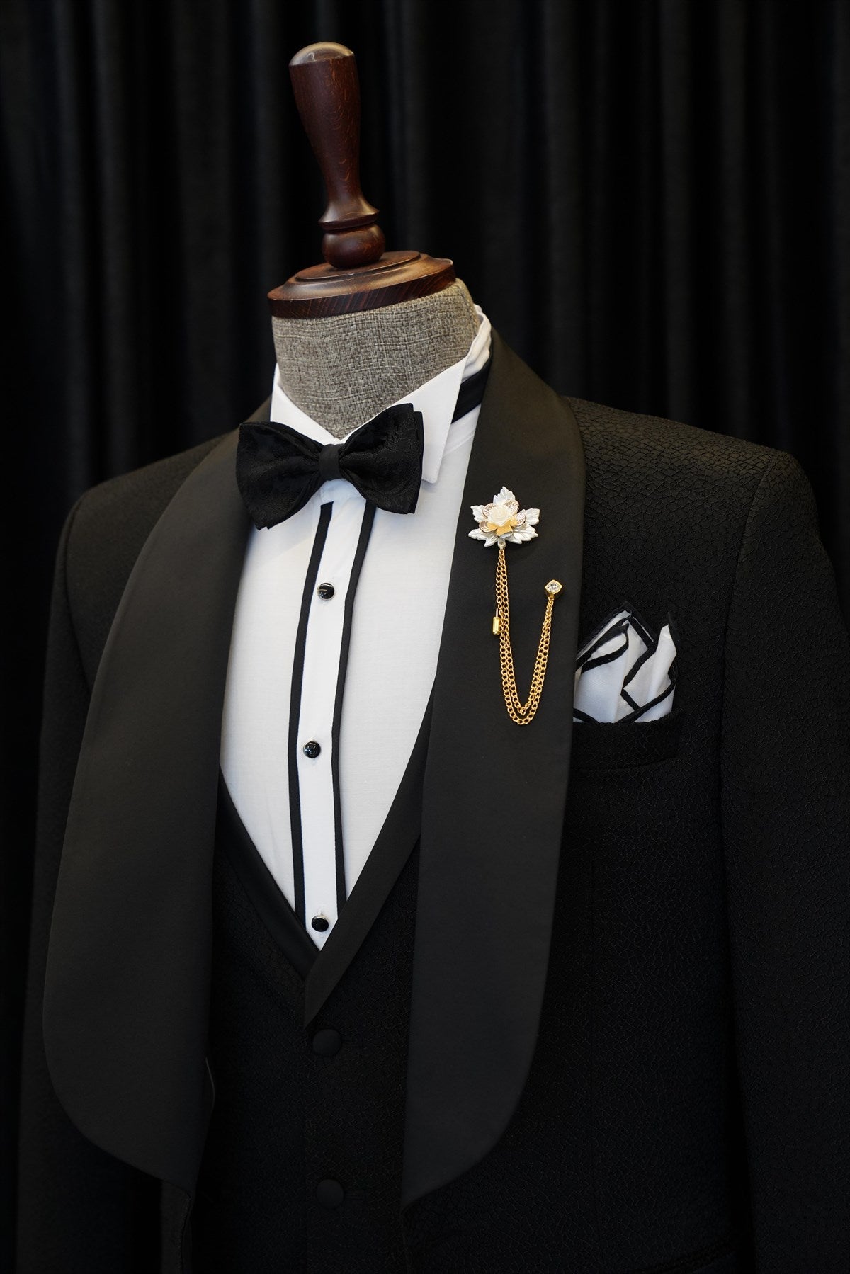 Alfred Chic Black Three-Piece Shawl Lapel Wedding Men’s Suit