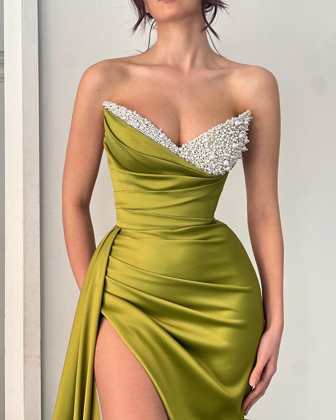 Beautiful Long Mermaid Sleeveless Designer Satin Pearls Prom Dress With Slit