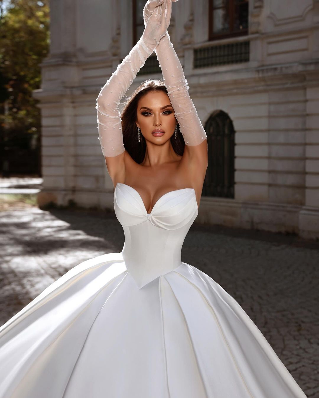 Beautiful Long White A-line Satin Sleeveless Ball Gown Wedding Dress