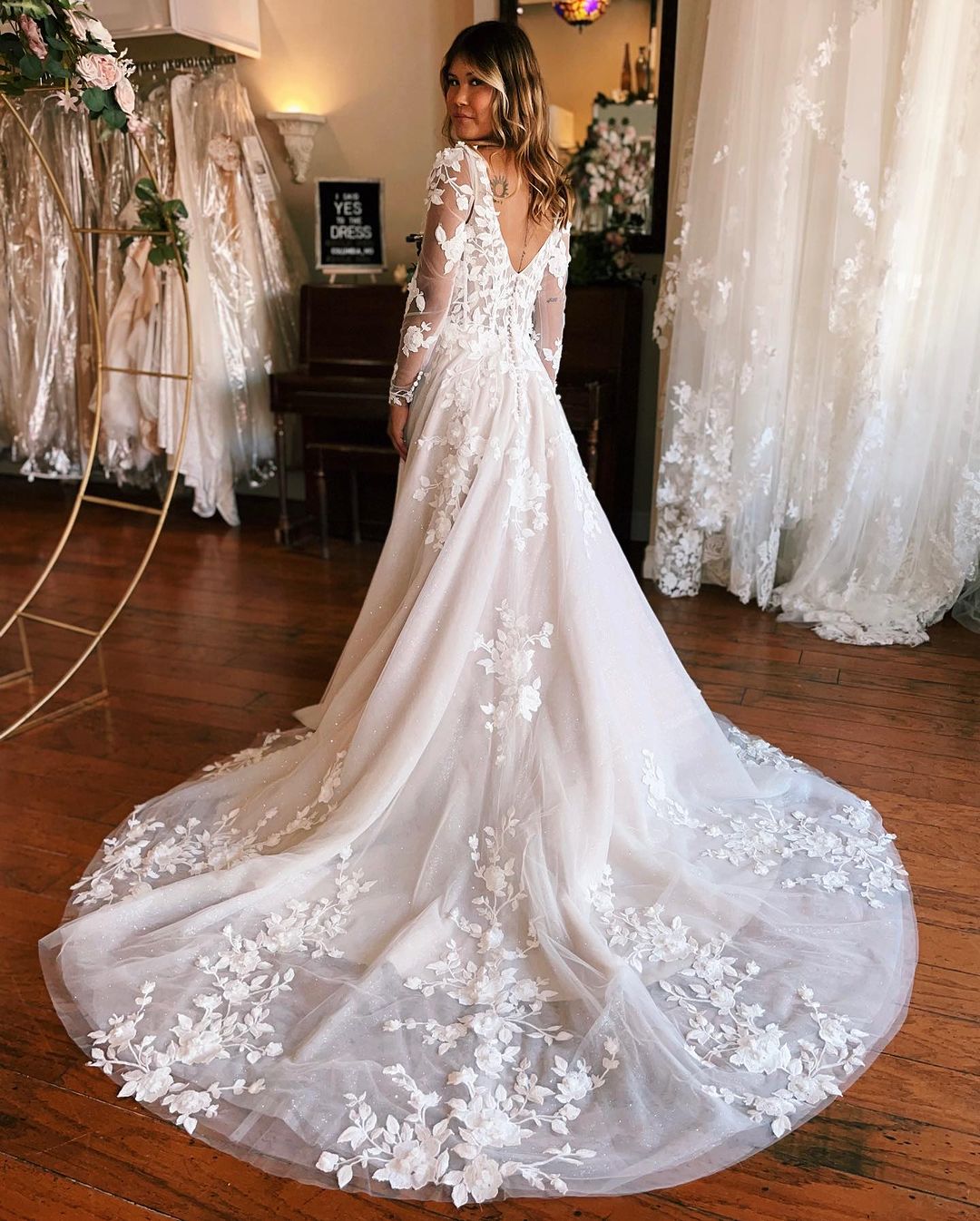 Charming Long A-line Appliques Long Sleeves Wedding Dress With Train