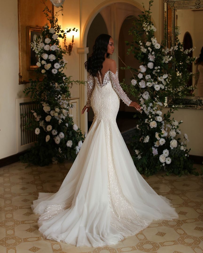 Elegant Long Ivory Mermaid Long Sleeves Lace Tulle Wedding Dress