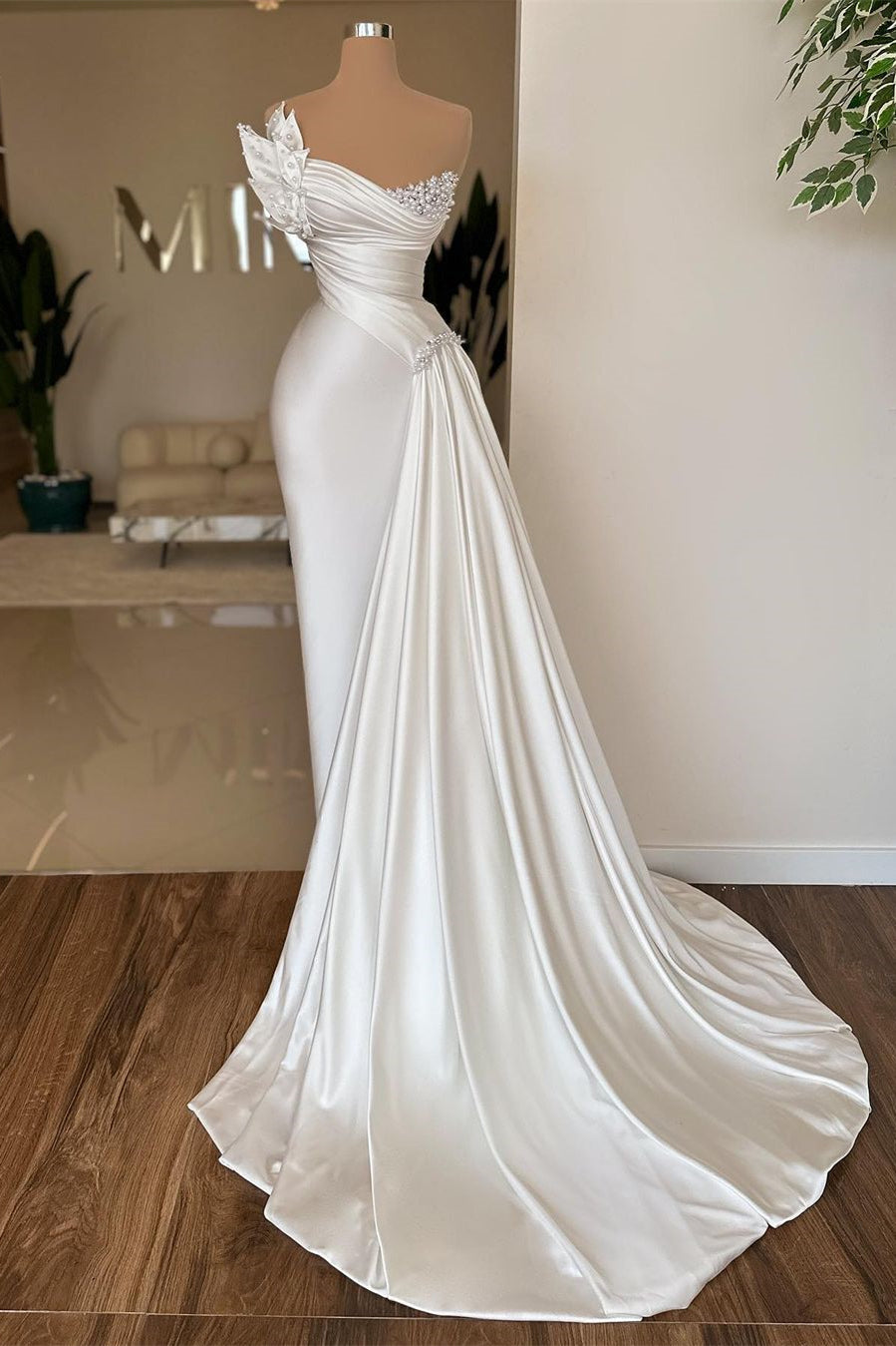 Elegant Long Ivory Mermaid Sleeveless Satin Prom Dress With Pearls