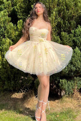 Elegant Short A-line Spaghetti Straps Sleeveless Appliques Tulle Homecoming Dress