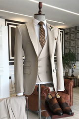 Elvis Modern Champagne Peaked Lapel Three-Piece Prom Suit