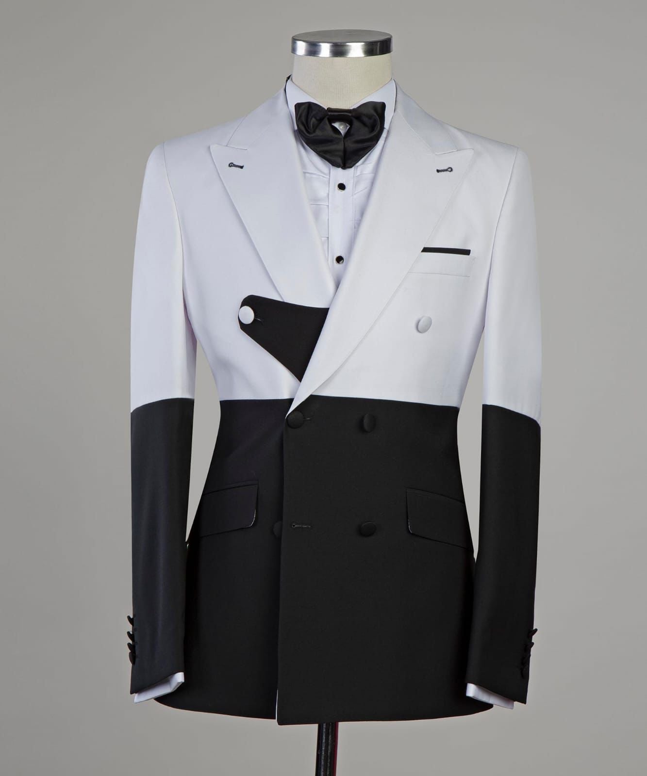 Evan New Arrival White and Black Splicing Close Fitting Peaked Lapel Men’s Suit