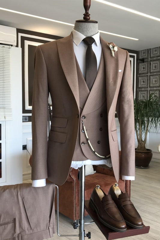 Ferdinand Light Brown Close-Fitting Three-Piece Peaked Lapel Business Suit