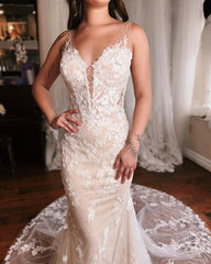 Glamorous Long Mermaid V-neck Sleeveless Backless Wedding Dress With Lace