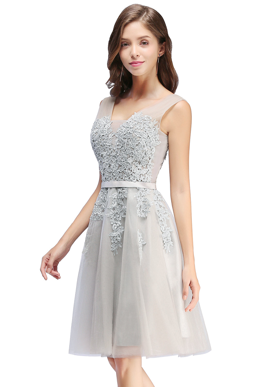 Glamorous Sleeveless Appliques Tulle Lace V-Neck Knee Length Dress