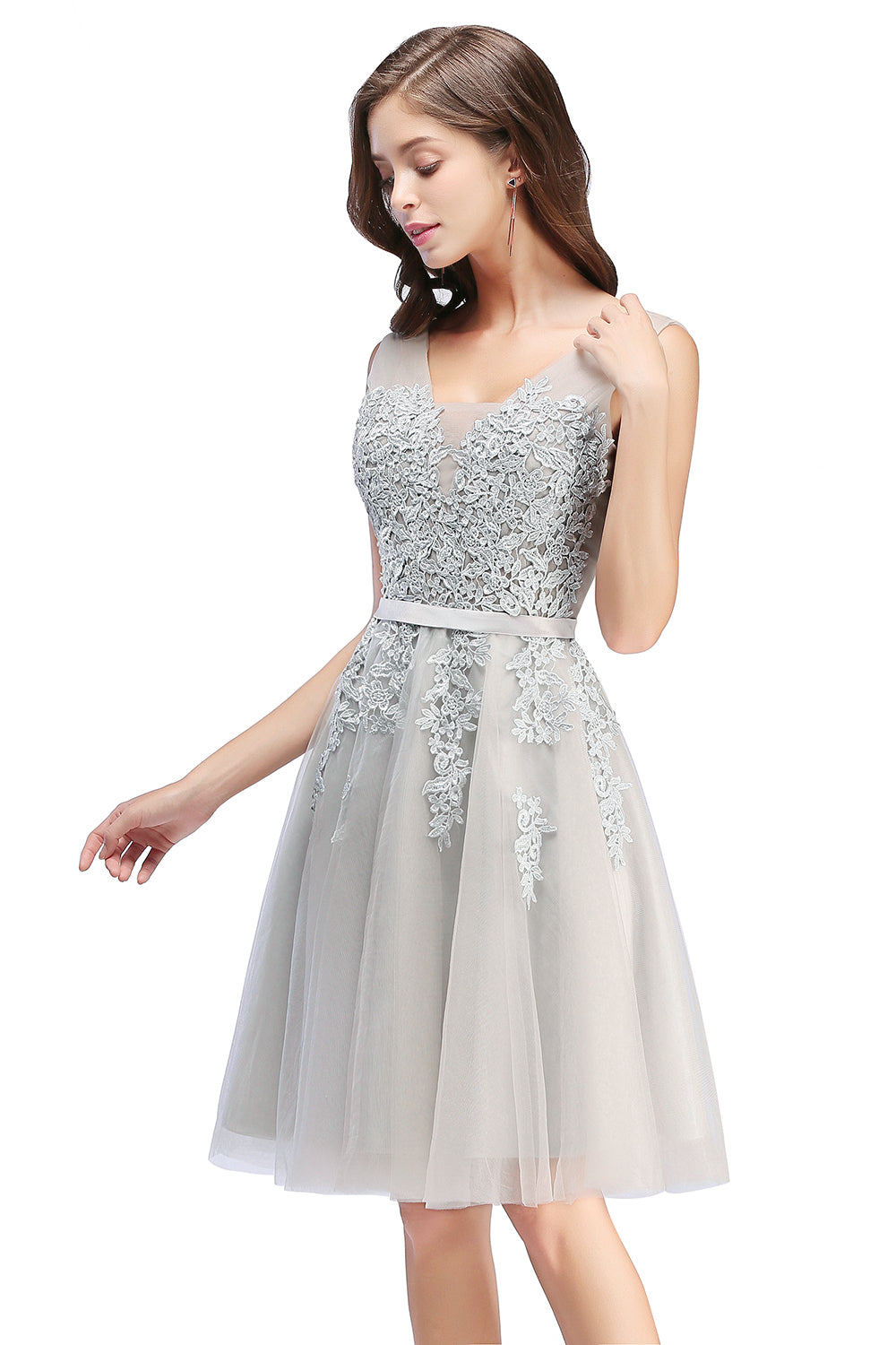 Glamorous Sleeveless Appliques Tulle Lace V-Neck Knee Length Dress