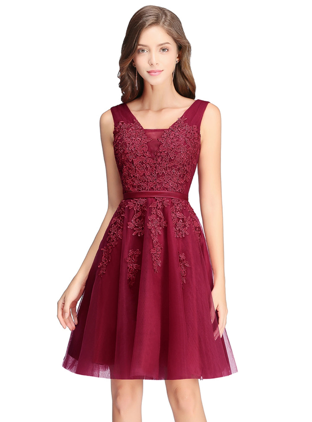 Glamorous Sleeveless Appliques Tulle Lace V-Neck Knee Length Dress