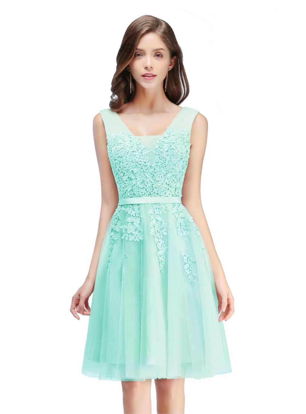 Glamorous Sleeveless Appliques Tulle Lace V-Neck Knee Length Dress