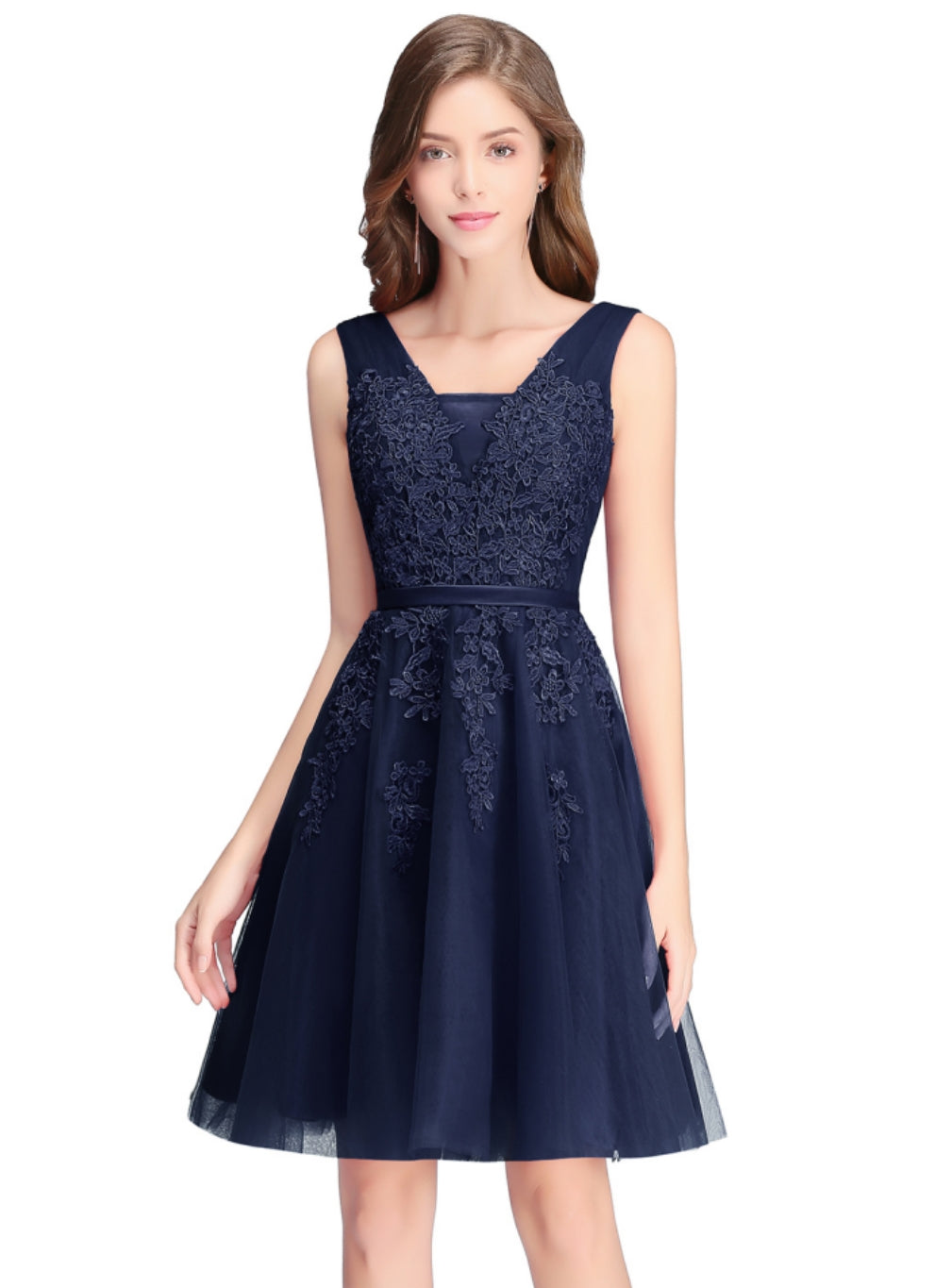 Glamorous Sleeveless Appliques Tulle Lace V-Neck Knee Length Dress