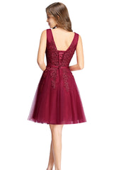 Glamorous Sleeveless Appliques Tulle Lace V-Neck Knee Length Dress