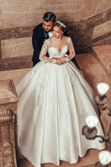 Gorgeous Princess A-line Satin Lace Wedding Dresses With Long Sleeves