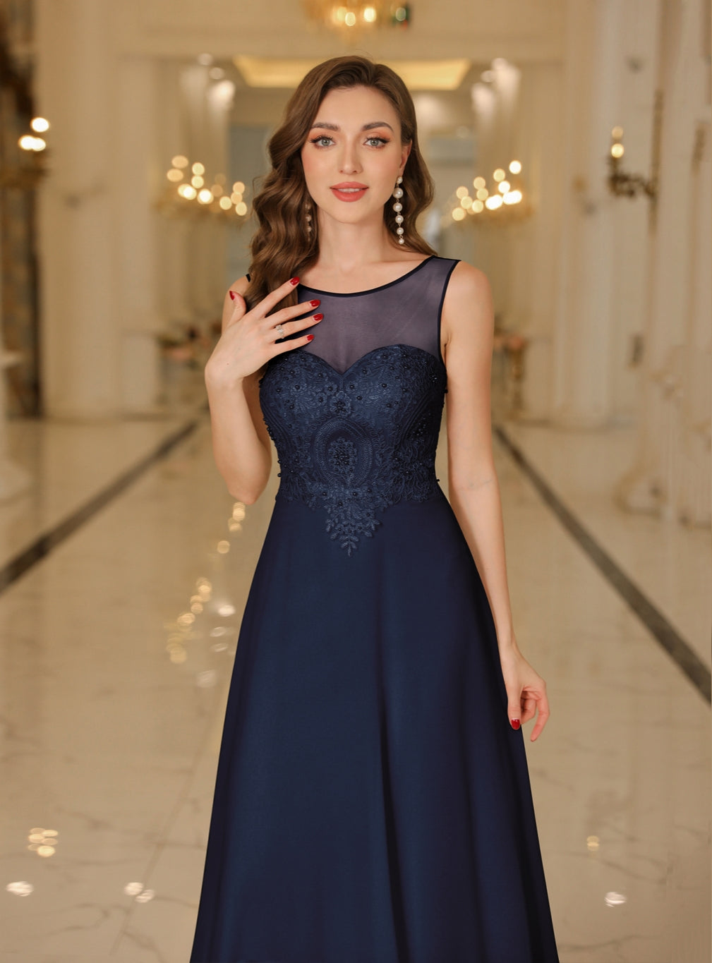 Gorgeous Scoop Neck Sleeveless Chiffon Floor Length Dress with Lace Appliques