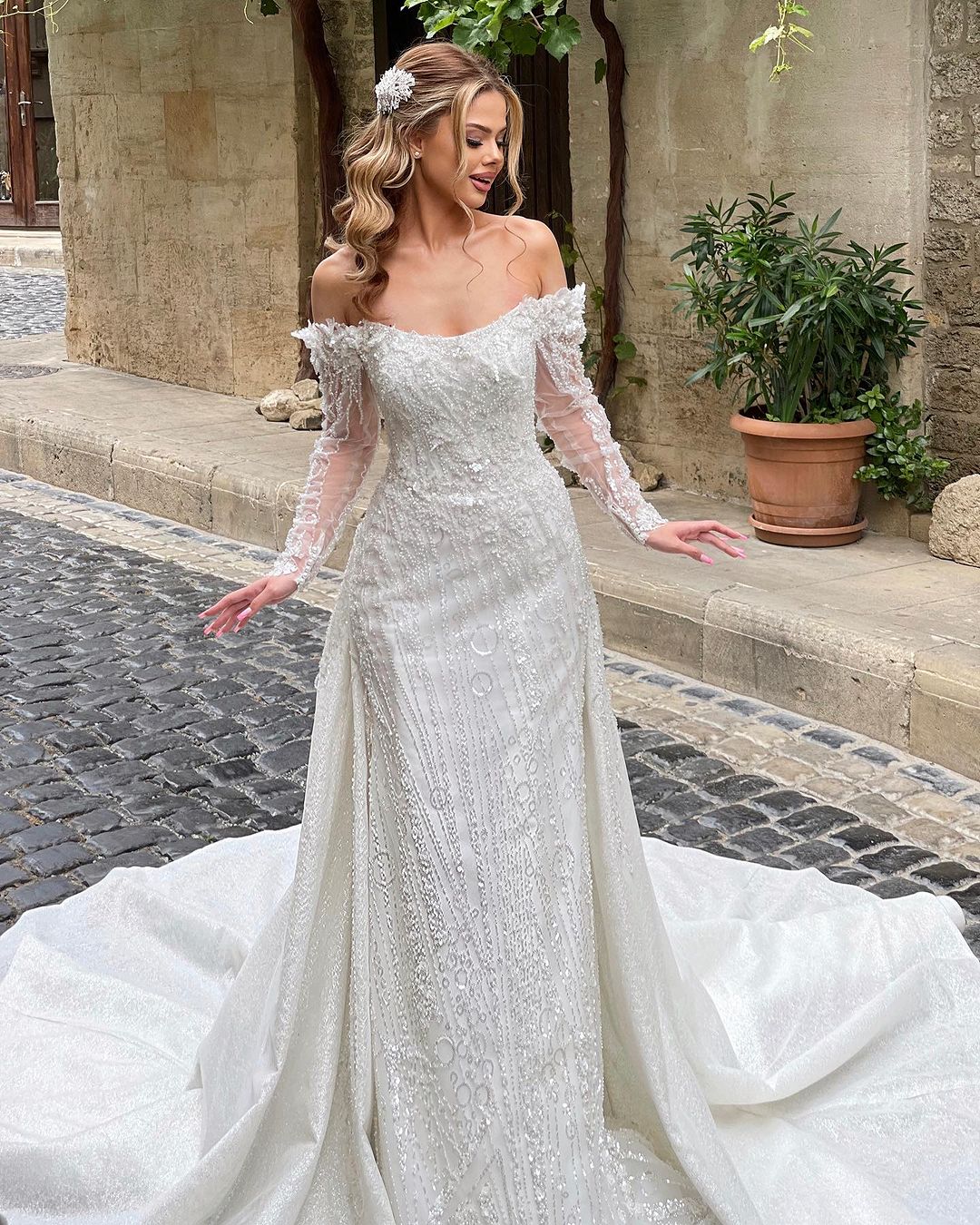 Luxurious Long Ivory Off-the-shoulder Lace Beading Long Sleeves Wedding Dress With Train