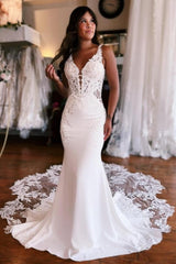 Mermaid Fabulous Floor-Length Stain V-Neck Sleeveless Tulle Wedding Dresses with Appliques