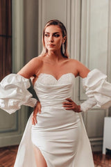 Sweetheart A-Line Split Front Stain Long Sleeve Wedding Dresses with Ruffles