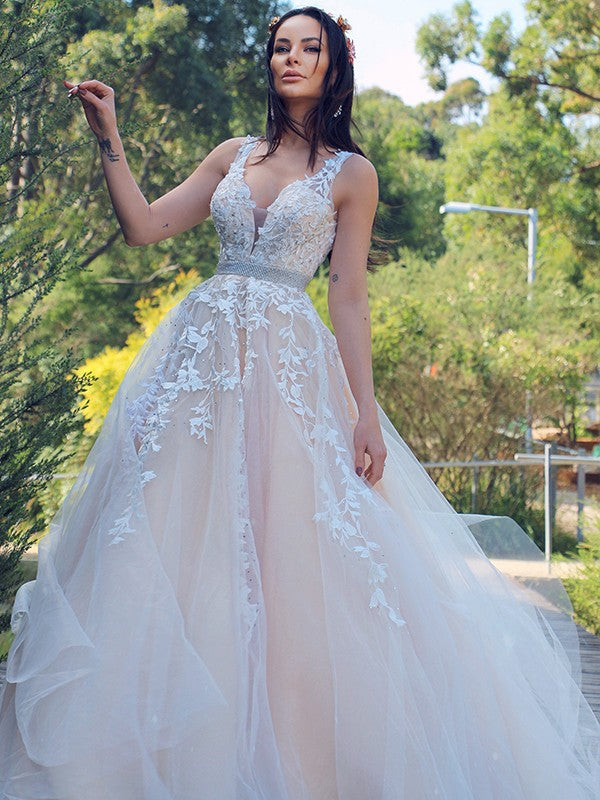 A-Line/Elegant Applique Tulle Sleeveless V-neck Prom Dresses