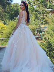 A-Line/Elegant Applique Tulle Sleeveless V-neck Prom Dresses