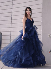 A-Line/Elegant Tulle Layers V-neck Sleeveless Floor-Length Prom Dresses