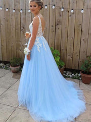 A-Line/Elegant V-neck Sleeveless Applique Tulle Prom Dresses