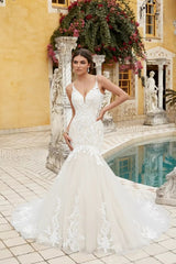 Amazing Mermaid Lace Spaghetti Straps Sleeveless White Long Wedding Dress With Ruffles