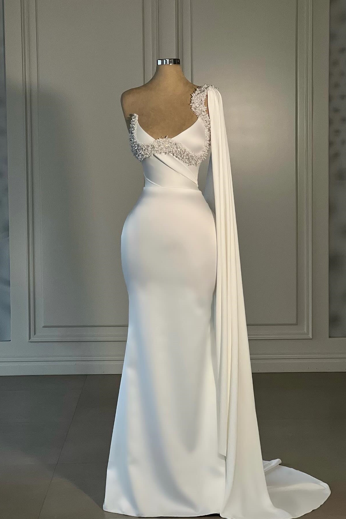 Amazing Mermaid Satin One Shoulder Sleeveless White Wedding Dress With Rhinestone