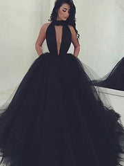 Ball Gown V-neck Sleeveless Court Train Tulle Prom Dresses