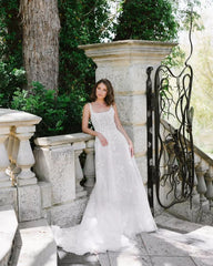 Beautiful A-Line Lace Scoop Sleeveless White Long Wedding Dress With Appliques