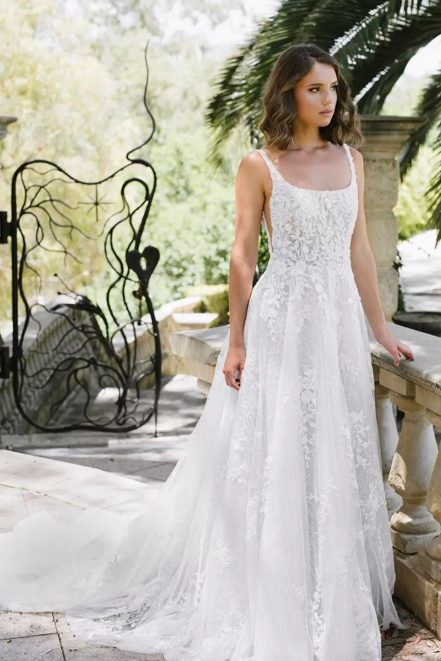 Beautiful A-Line Lace Scoop Sleeveless White Long Wedding Dress With Appliques