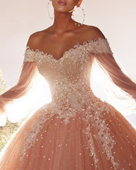 Beautiful Ball Gown Tulle Lace Sweetheart Long Sleeve Prom Dresses With Beading