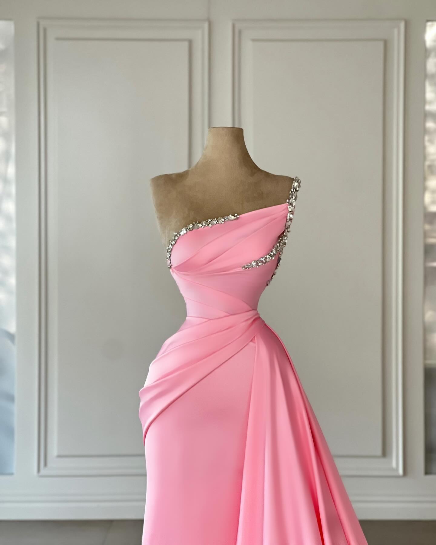 Beautiful Column Satin Strapless Sleeveless Pink Prom Dress With Rhinestone