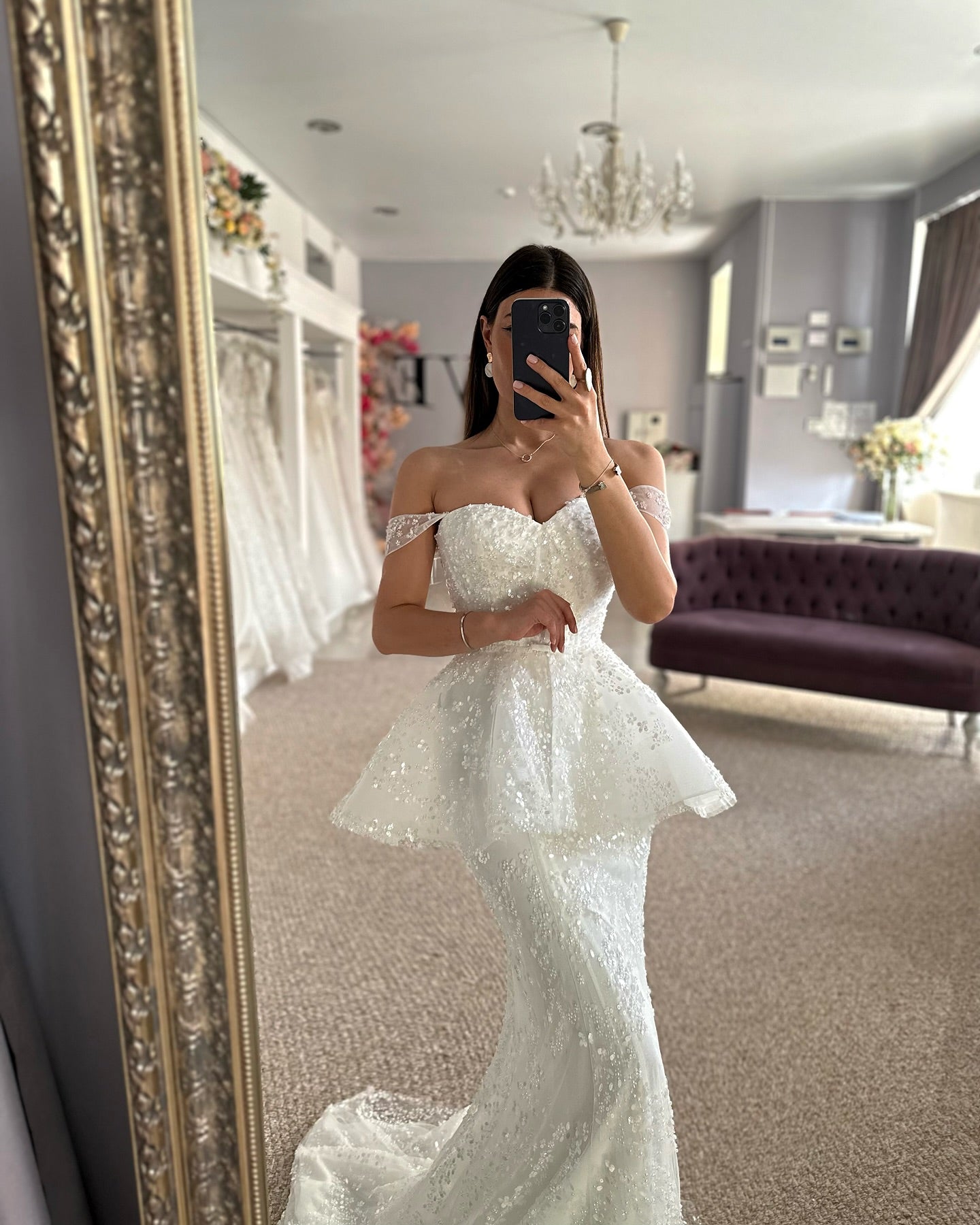 Beautiful Mermaid Tulle Lace Sweetheart Sleeveless White Wedding Dresses With Appliques