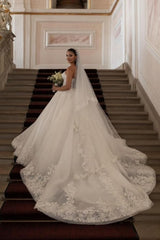 Beautiful Princess Long A-line White Strapless Wedding Dresses with Lace