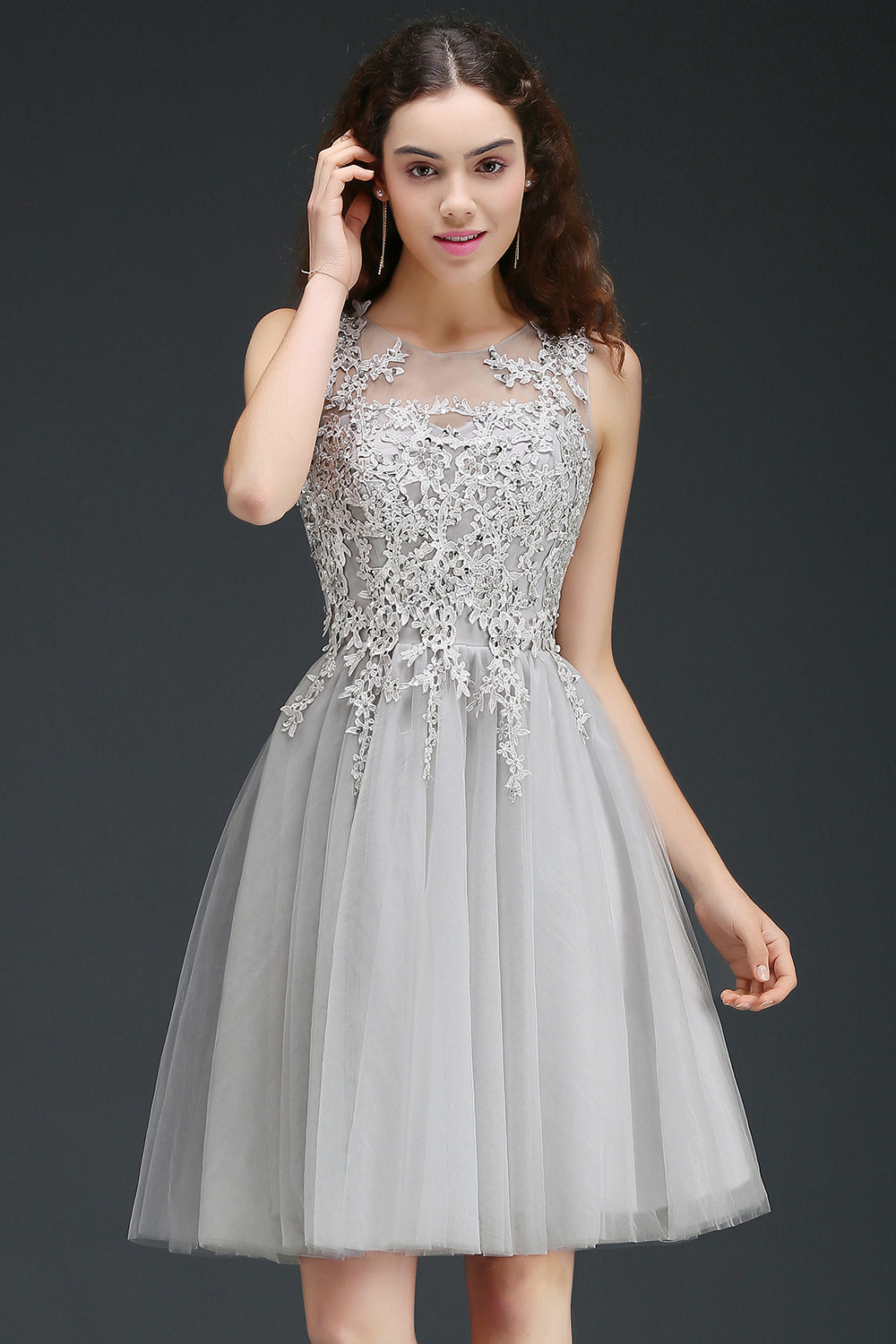 Charming A-Line Scoop Sleeveless Appliques Lace Short Bridesmaid Dresses