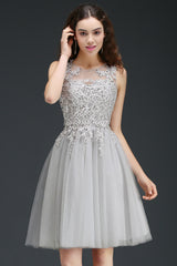 Charming A-Line Scoop Sleeveless Appliques Lace Short Bridesmaid Dresses