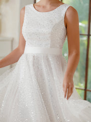 Charming A-Line Tulle Polyester Scoop Sleeveless Off White Prom Dresses With Sequined