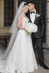 Charming Long Ivory Sleeveless Lace Wedding Dress with Detachable Train