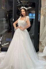 Chic Floor Length Sweetheart Sleeveless A-Line Tulle Wedding Dress with Appliques-misshow.com