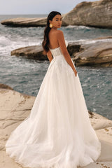 Chic Long Ivory A-line Strapless Appliques Tulle Wedding Dress