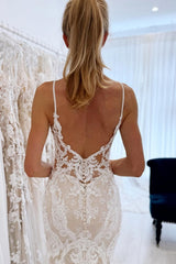 Chic Long Mermaid V-neck Spaghetti Straps Backless Lace Wedding Dress