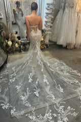 Designer Column Tulle Lace Sweetheart Sleeveless Ivory Wedding Dresses With Appliques Train