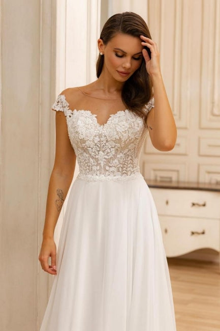 Elegant A-Line Lace Sweetheart Sleeveless White Wedding Dresses With Appliques Ruffles