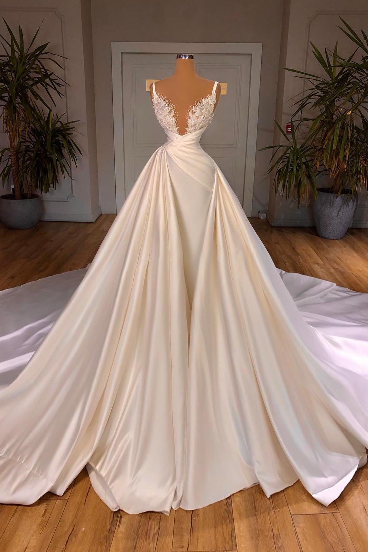 Elegant A-Line Sleeveless Spaghetti Strap Cathedral V-neck Long Wedding Dress-misshow.com