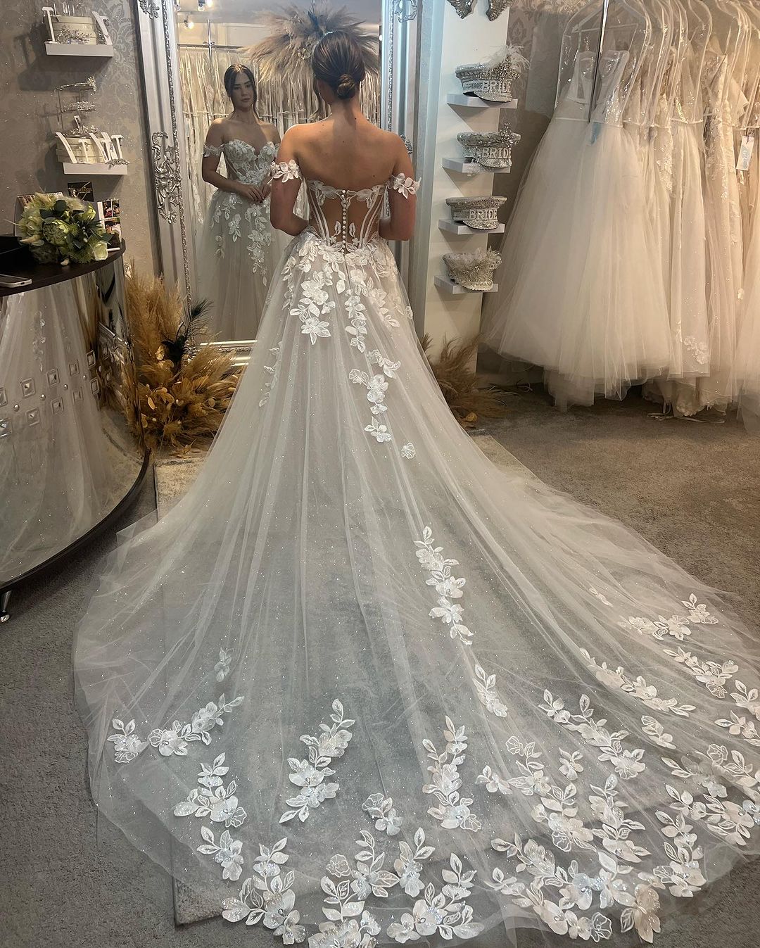 Elegant Long A-line Off-the-shoulder Sweetheart Appliques Glitter Wedding Dress