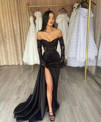 Elegant Long Black Off-the-shoulder Lace Mermaid Prom Dress With Slit-misshow.com