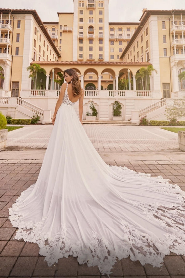 Elegant Long Ivory A-line Spaghetti Straps V-neck Lace Wedding Dress with Slit